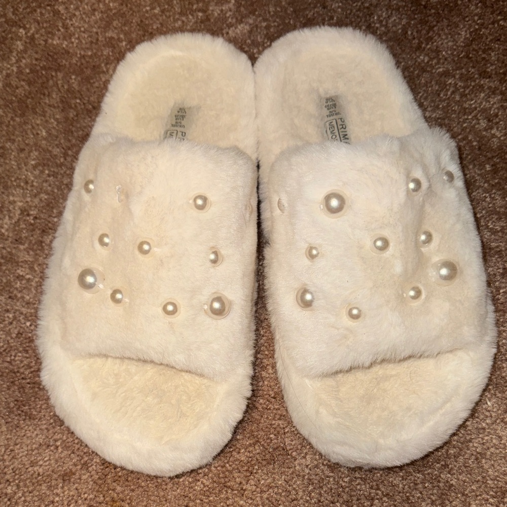 Primark Cream Faux Fur Slippers with Pearl Details
